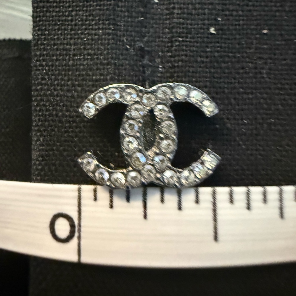 CHANEL Crystal CC Logo Silver-Tone Earrings - Picture 5 of 6